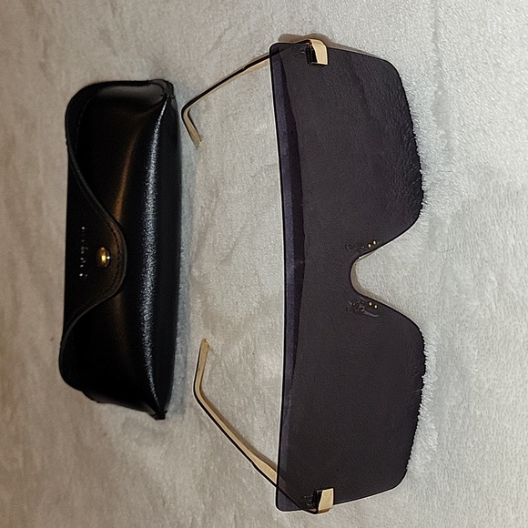 2 pairs of sunglasses for 1 price SHEIN slightly Used good condition π - Picture 3 of 3
